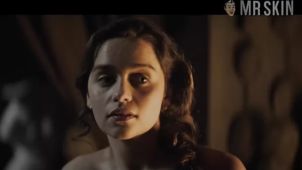 Alluring babe named Emilia Clarke is actually ready to flash her breasts