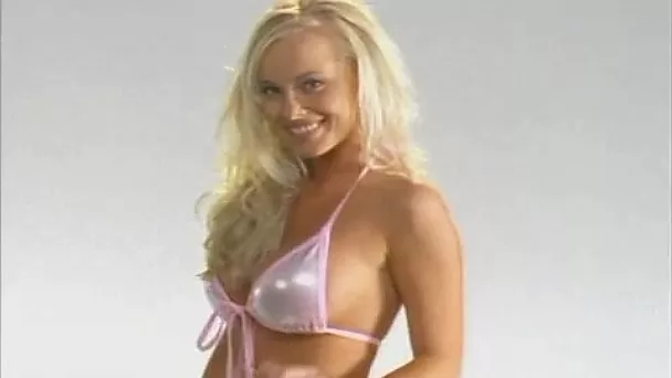 Jaime Bergman looks fabulous in her bikini flashing her booty
