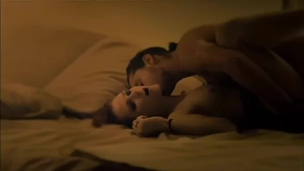 Evan Rachel Wood and her movie partner make some bed scene in steamy mode