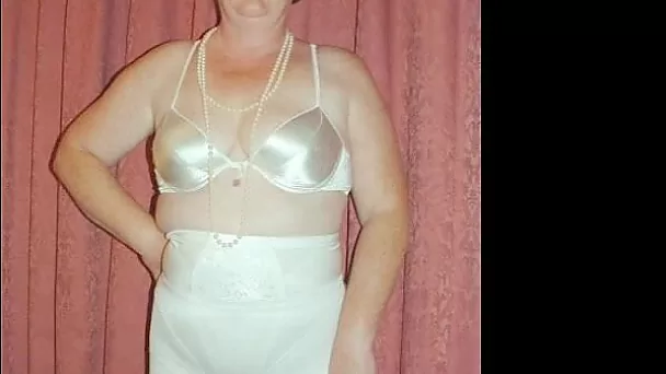 Домашний контент Ilovegranny со зрелыми людьми в галерее