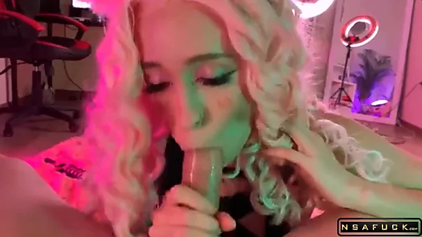 Dirty Camgirl Gets Her Tight Anal Hole Pumped Full Of Cock