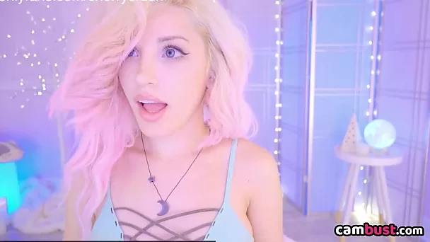 Famous Youtuber Caught Fucking On Cam