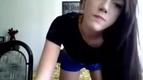 Teen Chick Streaming Her Rubbing Her Tight Pussy