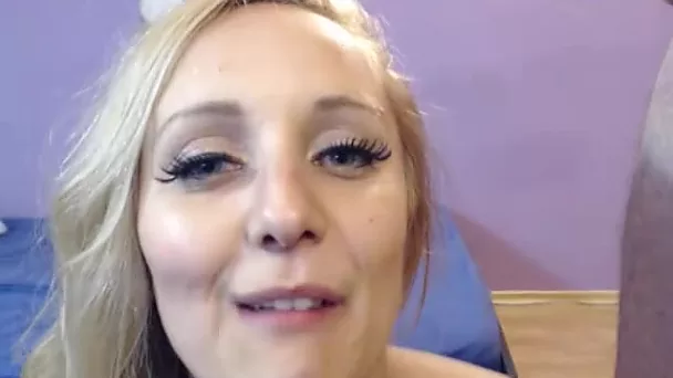 Blonde amateur takes facial cumshot