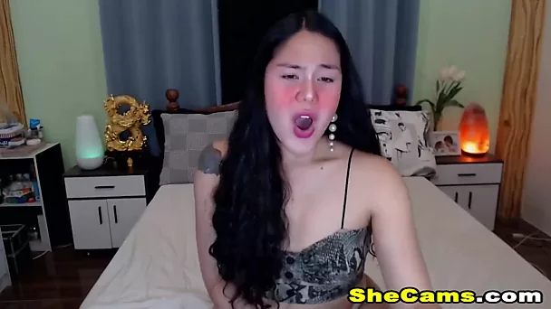 Gorgeous Shemale Jerking Her Hard Dick