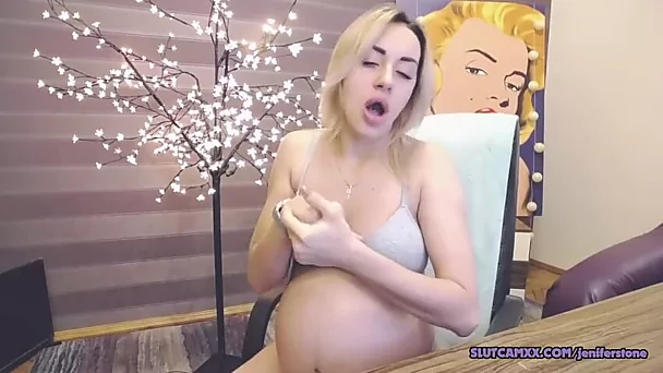 Pregnant blonde on cam earning pocket money