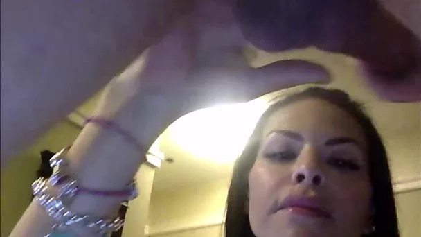 Horny man cums fast on her mouth
