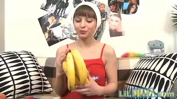 Teen food fetish slut fucks banana