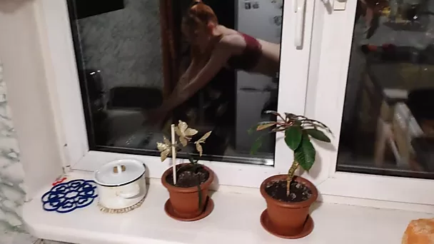 Horny ginger teen wants to get fucked doggystyle in the kitchen
