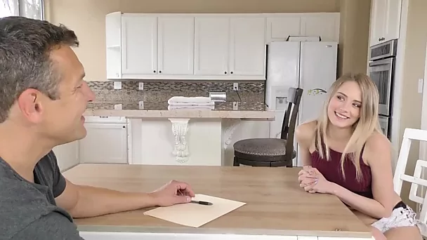 Blonde cutie seducing her stepfather for a wonderful sex