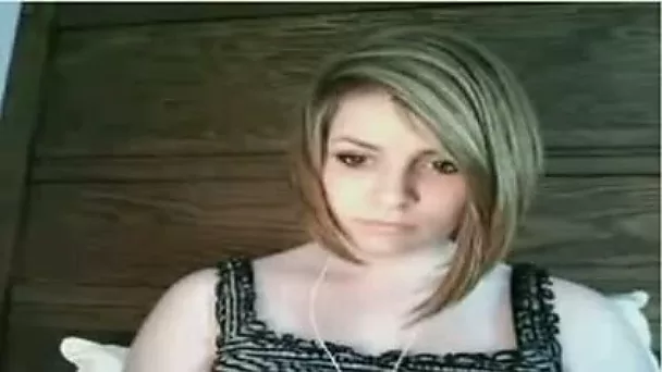 Talking on the webcam with my attractive naked girlfriend
