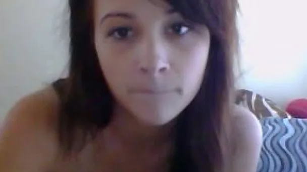 Attractive teeny likes to show her wonderful ass to strangers