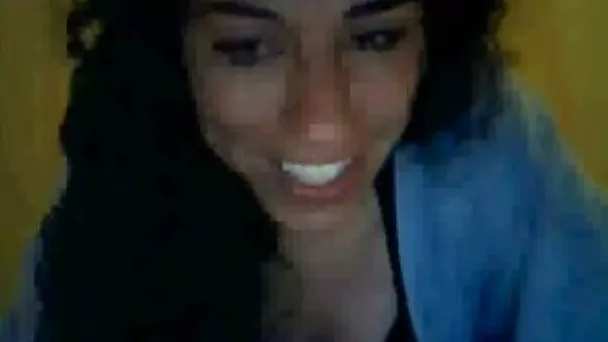This curvy bitch shows me her nice body on her bed