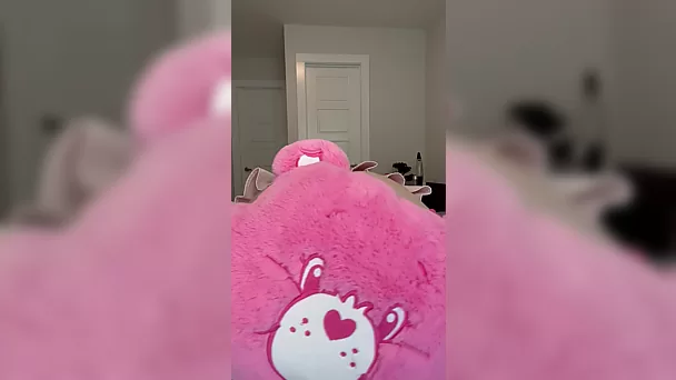 Эта девчонка с радостью принимает в обе дырочки <3