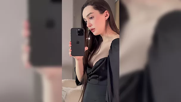 Das Kleid scheint etwas zu groß