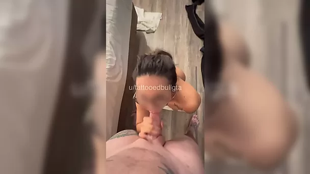 Hotwife got her face absolutely covered and then had husband clean off the mess