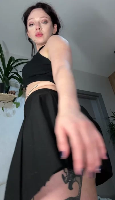 Если ты любитель задниц, то моя тебе кажется вкусной?