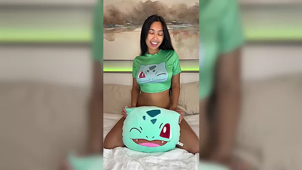 Philippinische MILF … Ich bin nie aus Pokemon herausgewachsen!