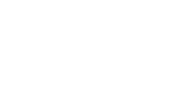 Миниатюрная белая шлюха принимает огромный черный член