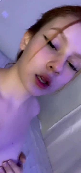 Представь, что я вся в крови