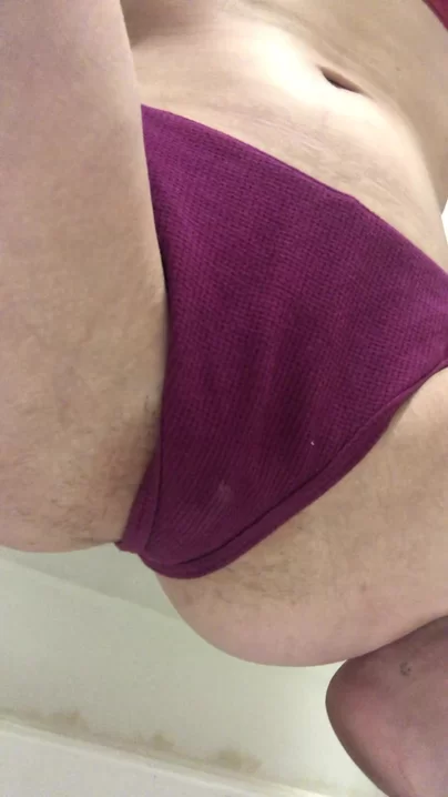 Клянусь, писать в трусики — мой новый любимый способ писать.