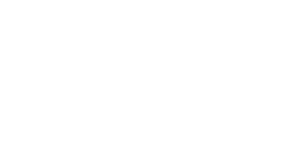 Sie küssen sich langsam und neckisch, was sie beide zum Lächeln bringt.