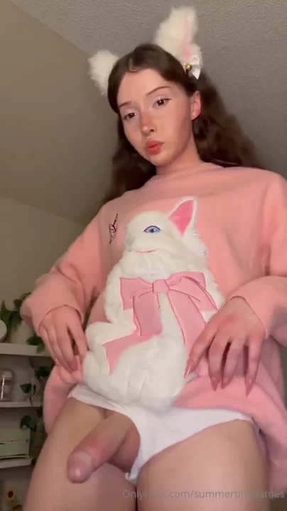 Красотка в розовом