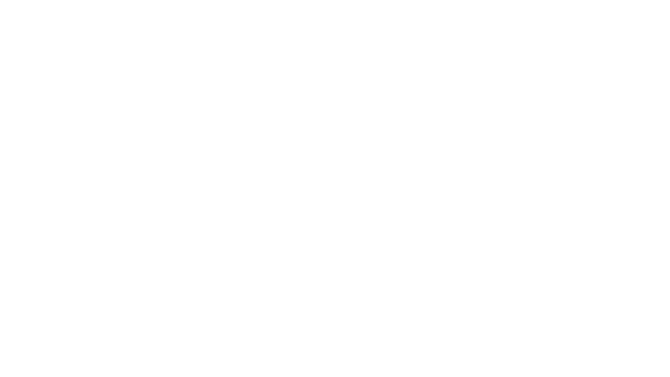 получает минет в спину