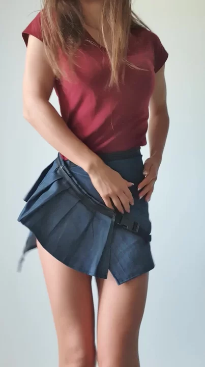 Полностью одета, 9 секунд, чтобы раздеться. Время играть! 39.