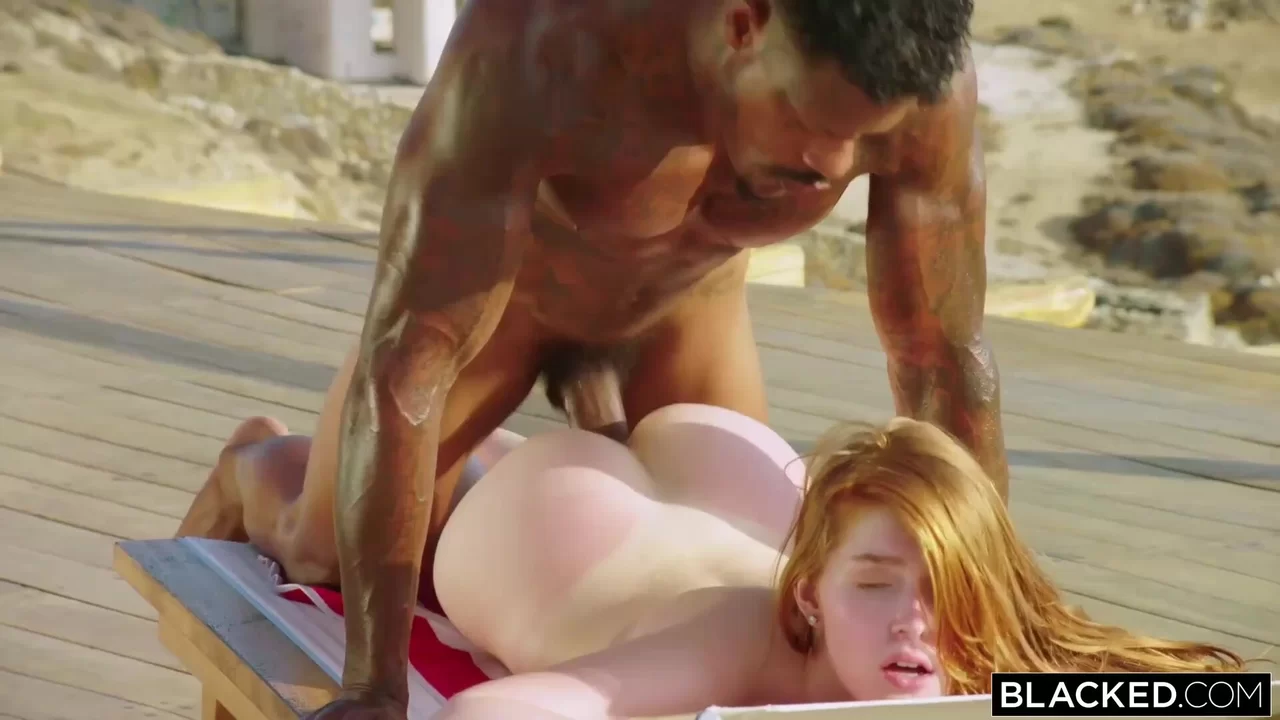 Джиа Лисса прекрасно наслаждается BBC Джейсона