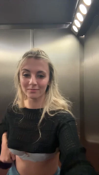 кто сказал, что в лифте нельзя повеселиться