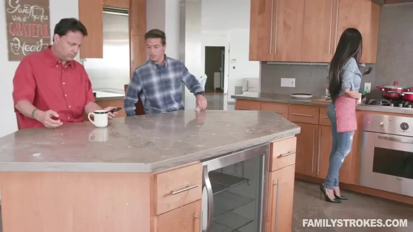 Завтрак для сводной семьи