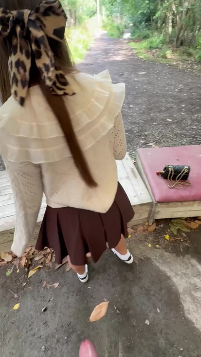 Мне было очень весело гулять в лесу.