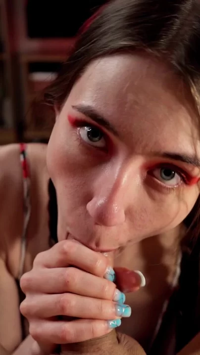 Я буду смотреть на тебя всё время… пока не проглочу всё до последней капли.