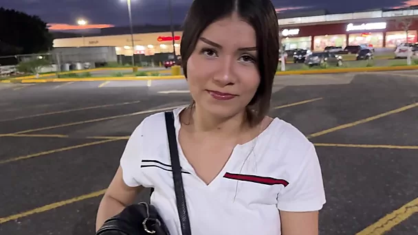 Ich habe ein Mädchen auf der Straße aufgelesen und ihr Geld für Sex angeboten.