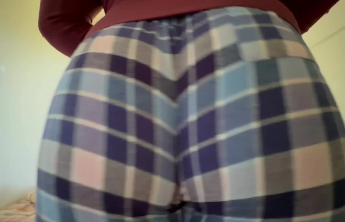 Ich sehe in Damenhosen ziemlich gut aus, ja, ich trage dazu passende Höschen.